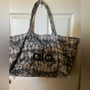 Alo tote
